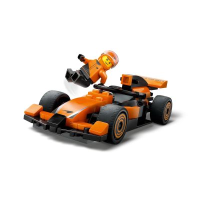 4. LEGO CITY 60442 F1 Kierowca i bolid McLaren