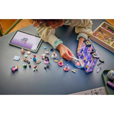 11. LEGO Friends 42685 Pokaz mody w Heartlake