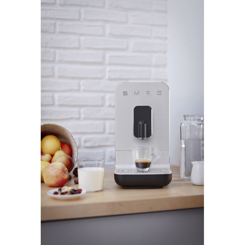 22. Smeg BCC11BLMEU ekspres do kawy Pełna automatyka Ekspres do espresso 1,4 l
