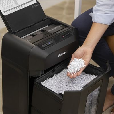 17. Fellowes Niszczarka AutoMax 80M, 4 x 12 mm, P-4 czarna