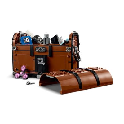 6. LEGO 76785 Wednesday - Mieszkanie Rączki