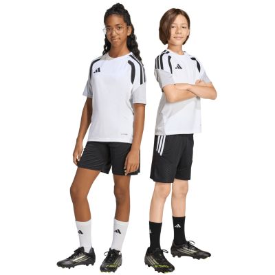 6. Spodenki dla dzieci adidas Tiro 26 Competition Training czarne KA7656