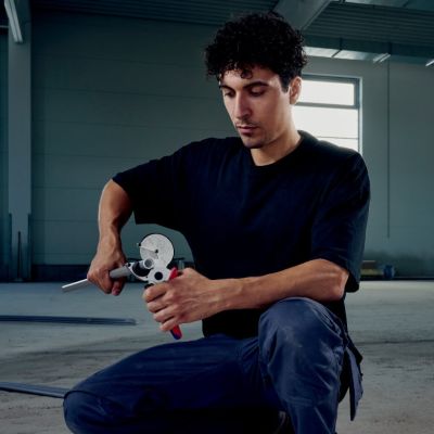 26. KNIPEX OBCINAK DO RUR KOMPOZYTOWYCH I PLASTIKOWYCH