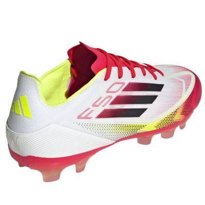 4. Buty piłkarskie adidas F50 Pro MG M IE1275