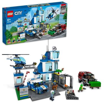 3. LEGO City 60316 Posterunek policji