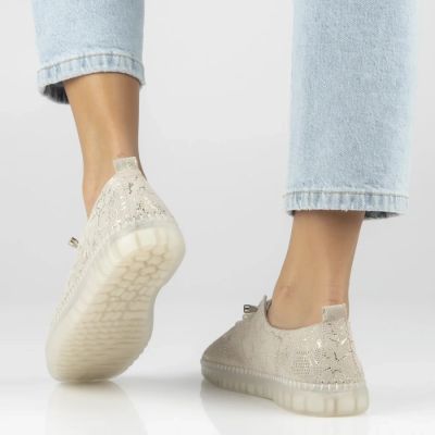 8. Skórzane półbuty na gumki beżowe Filippo DP7810