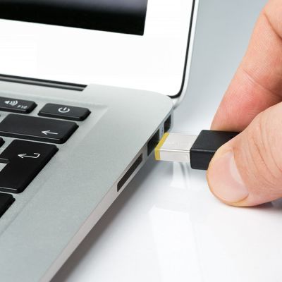 6. QOLTEC ZASILACZ DO LENOVO | 65W | 20V | 3.25A | SLIM TIP