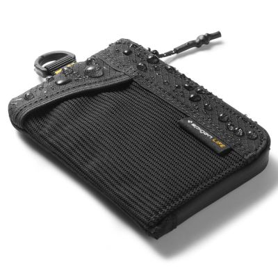 4. Portfel Spigen LF300 RFID - czarny