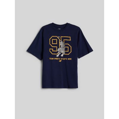 5. T-shirt loose z nadrukiem chłopięcy 4F 4FJRAW26TTSHM4528-31S