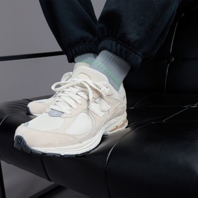 8. New Balance męskie buty sportowe sneakersy M2002RCC