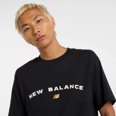 9. Koszulka New Balance Reimagined Graphic M MT51506BK
