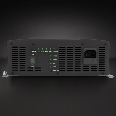 6. Ładowarka Monolith do akumulatorów LiFePO4 AGM GEL SLA 90A 12V, Szybkie ładowanie