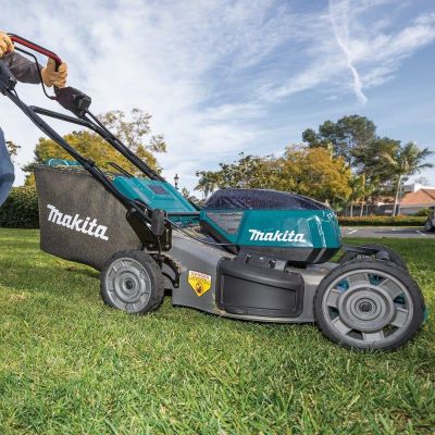 2. Makita DLM532PT4 kosiarka Kosiarka do trawnika typu push Bateria Czarny, Niebieski