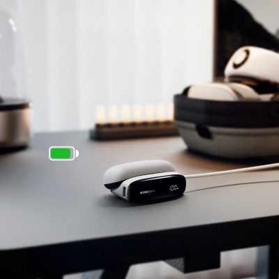 3. Stacja dokująca 2w1 i powerbank do baterii B100 BoboVR PD100 Combo - biała