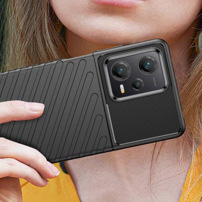 5. Thunder Case etui do Xiaomi Redmi Note 12 Pro+ silikonowy pancerny pokrowiec czarne