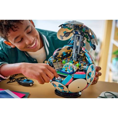 7. LEGO Editions 43019 - Piłka nożna