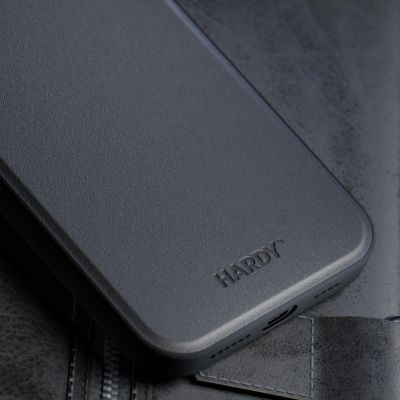 8. Etui 3mk Hardy Apple Silky Leather MagCase na Apple iPhone 16 Pro Max - czarne