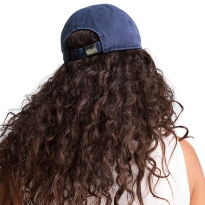 4. Czapka z daszkiem Puma Premium Ess Classic niebieska 25974 03