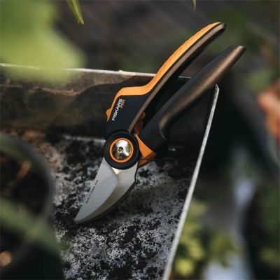 4. FISKARS SEKATOR NOŻYCOWY X-SERIES L P961