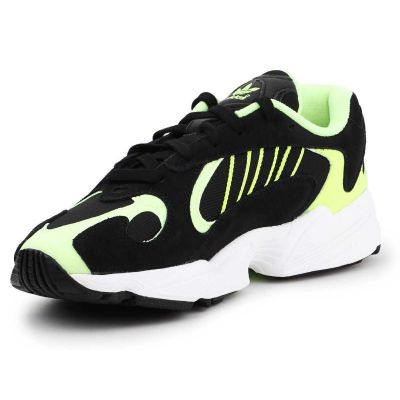 4. Buty adidas Yung-1 M EE5317
