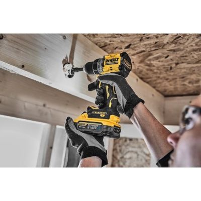 4. Wiertarko-wkrętarka 18V XR DCD800H2T DEWALT