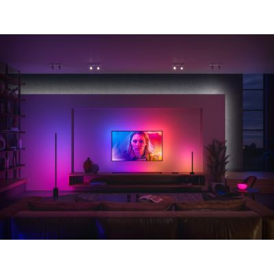 7. Lampa podłogowa Philips Hue Gradient Signe w kolorze czarnym