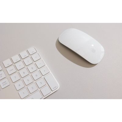 2. Podkładka na biurko Twelve South DeskPad ze skóry wegańskiej (dove grey)