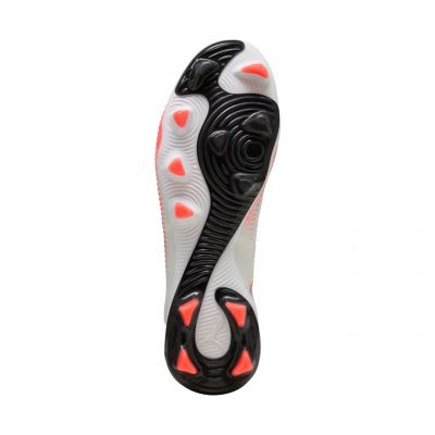 6. Buty piłkarskie Puma Future 8 Match FG/AG M 108593 01
