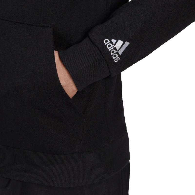 6. Bluza adidas Essentials Linear M GK9068