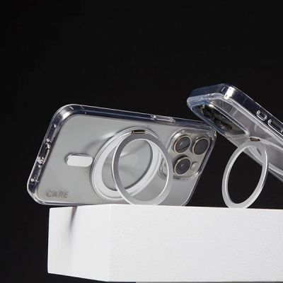 4. Etui CARE by PanzerGlass Feature Kickstand Case z MagSafe na iPhone 16 Pro - srebrne