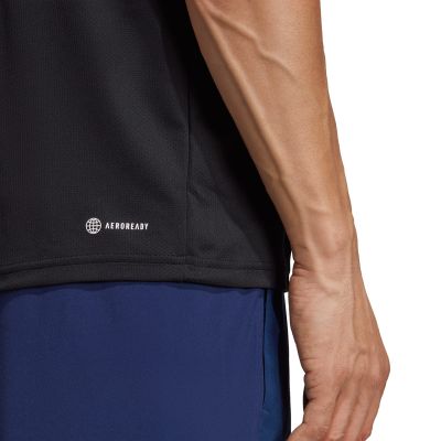 11. Koszulka adidas Train Essentials Training M IC7428