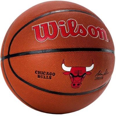 4. Piłka Wilson Team Alliance Chicago Bulls Ball WTB3100XBCHI