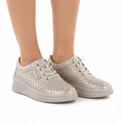 5. Skórzane półbuty damskie ażurowe na koturnie złote Vinceza 79603