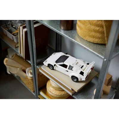 10. LEGO  Icons 10337 Lamborghini Countach 5000 Quattrovalvole