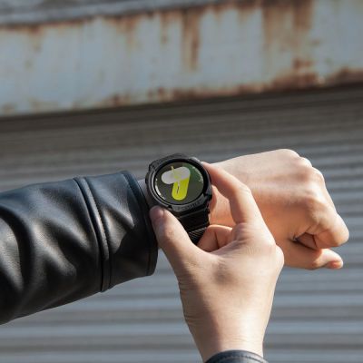 13. Pasek Spigen Rugged Armor Pro na Samsung Galaxy Watch 8 44 mm - czarny mat