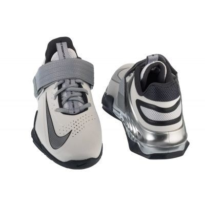 4. Buty Nike Savaleos SE M FZ8664-001