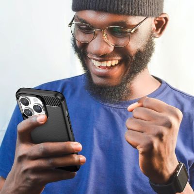 7. Carbon Case etui iPhone 14 Pro elastyczny żelowy pokrowiec na tył plecki czarny