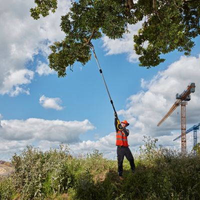 6. Pilarka łańcuchowa 18V DCMPS567N-XJ DEWALT