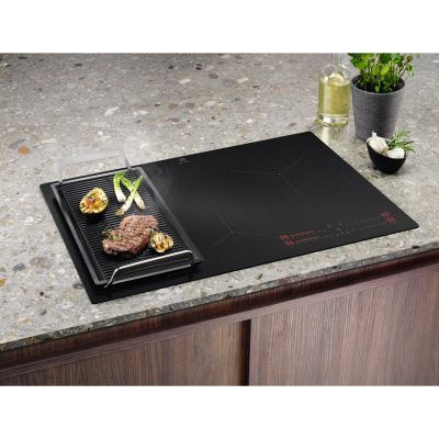 7. Płyta indukcyjna matowa ELECTROLUX EIS87453IZ Sense Boil+Fry SaphirMatt 77 cm czarna kolor czarny