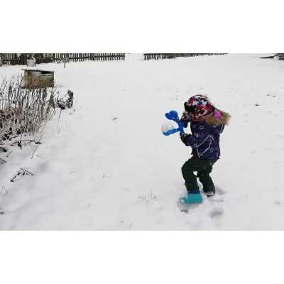 14. ŚNIEŻKOMAT- SNOWBALL DO ROBIENIA KULEK ŚNIEŻNYCH PODWÓJNY RÓŻOWY