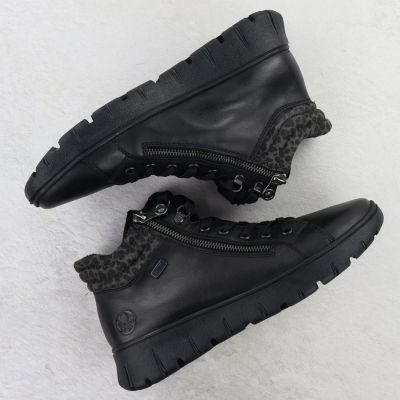 6. Skórzane wodoodporne botki damskie na podwyższeniu czarne Rieker N1305-00