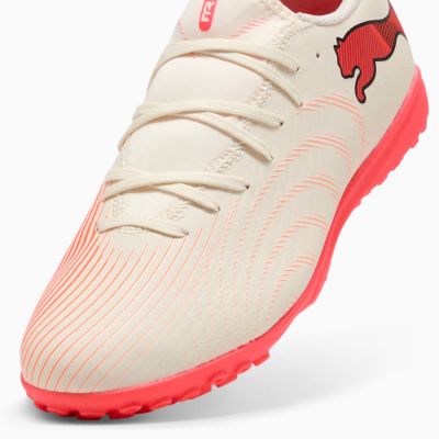 4. Buty Puma Future 9 Play TT 109174-01