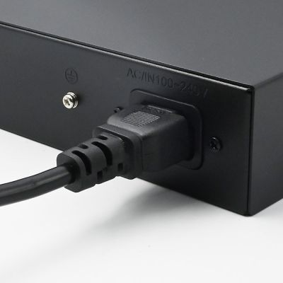 8. Qoltec Przełącznik sieciowy SWITCH Gigabit Ethernet | 24x RJ45 | 2x SFP | 1000 Mb/s