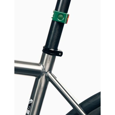 7. Lampka rowerowa BOOKMAN Block Light Rear 18lm