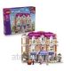 35. LEGO Friends 42704 - Grand Hotel w mieście Heartlake