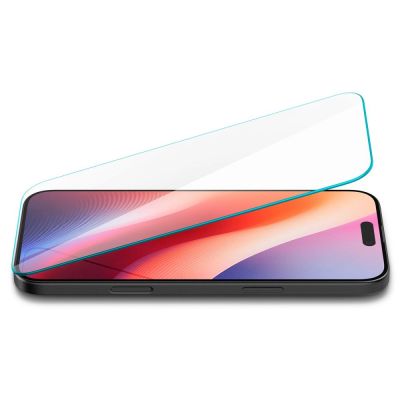 3. Szkło hartowane Spigen Glas.tR Slim na iPhone 15/16