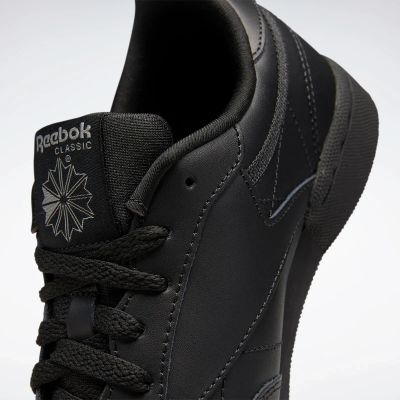 6. Sneakersy Reebok CLUB C BLACK/CHARCOAL-INT (100000198)