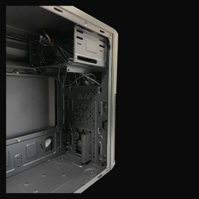 13. LC-Power 2004MB-V3 Micro Tower Czarny