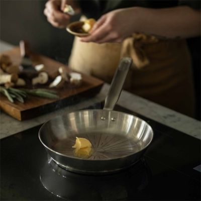 5. Fiskars All Steel Patelnia uniwersalna Okrągła