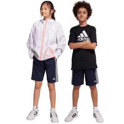6. Spodenki adidas Essentials 3-Stripes Woven Jr IC6822